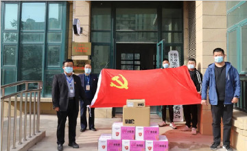 臨沂市第三人民醫(yī)院為“雙報到”社區(qū)捐贈防疫物資