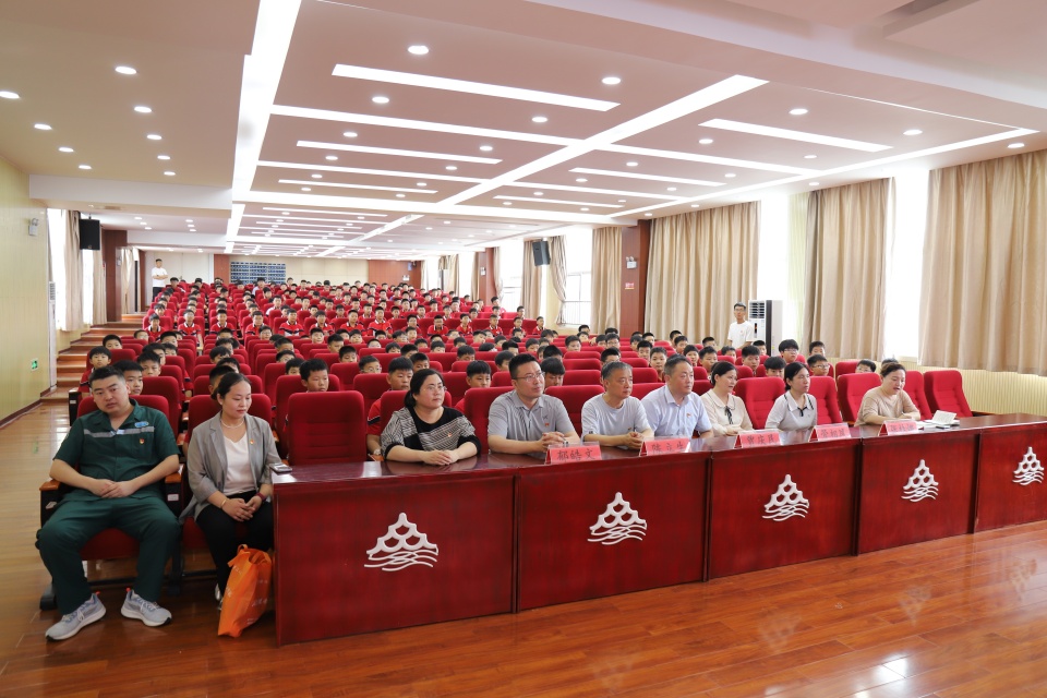 普及急救技能 筑牢生命防線 | 臨沂市第三人民醫(yī)院聯(lián)合市120急救中心開展校園公益宣講